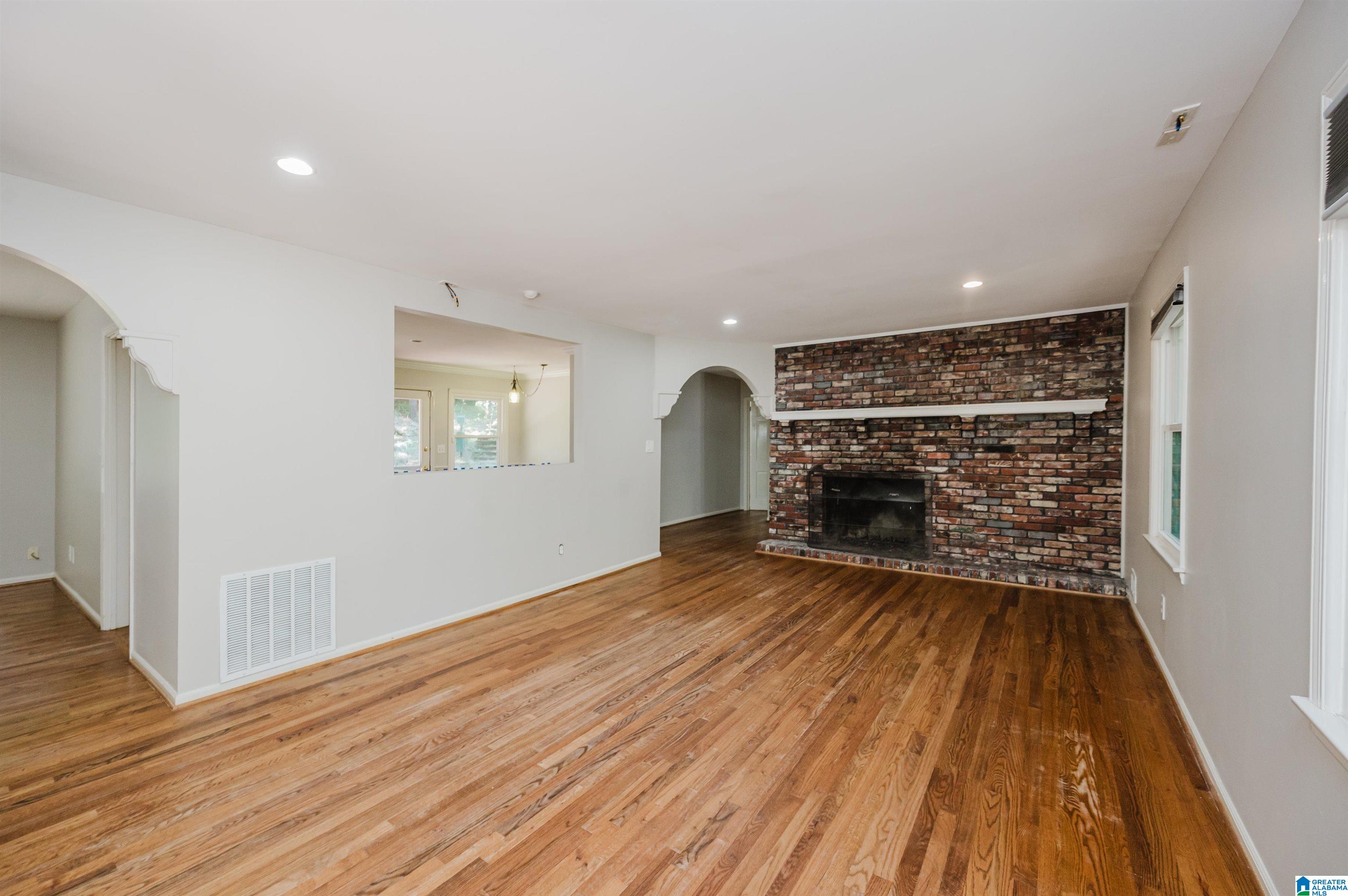 5812 SOUTHCREST ROAD