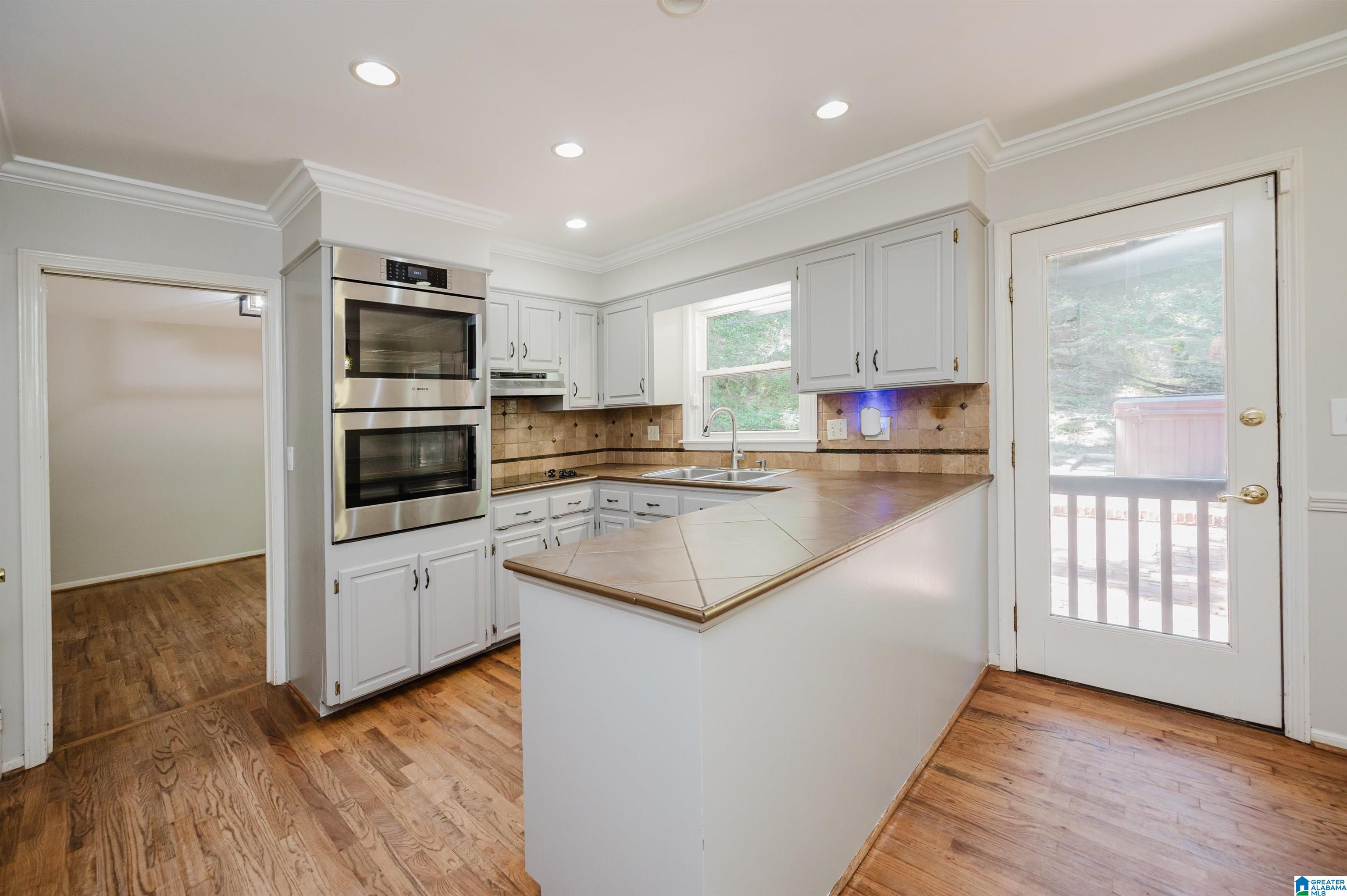 5812 SOUTHCREST ROAD