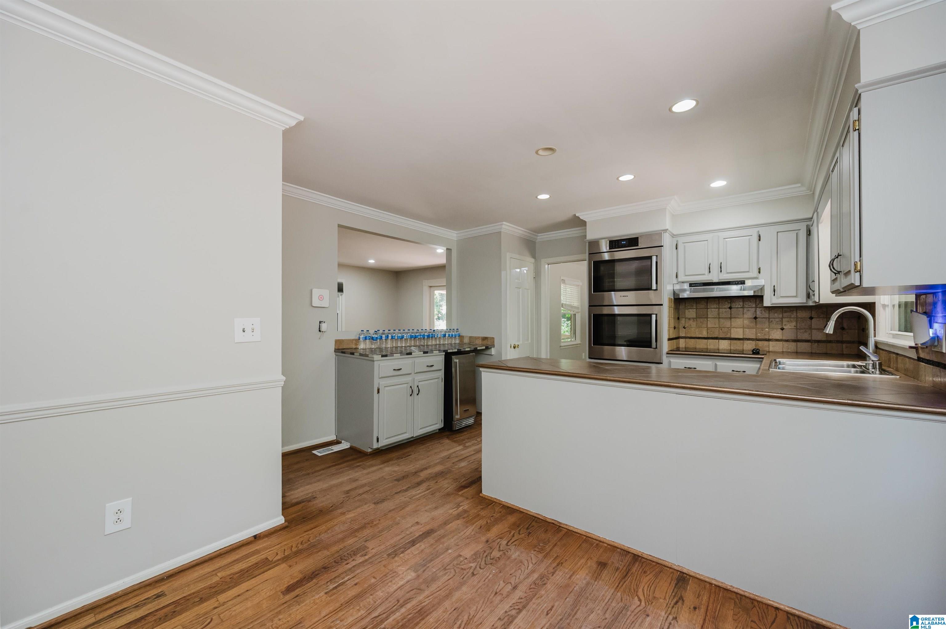 5812 SOUTHCREST ROAD