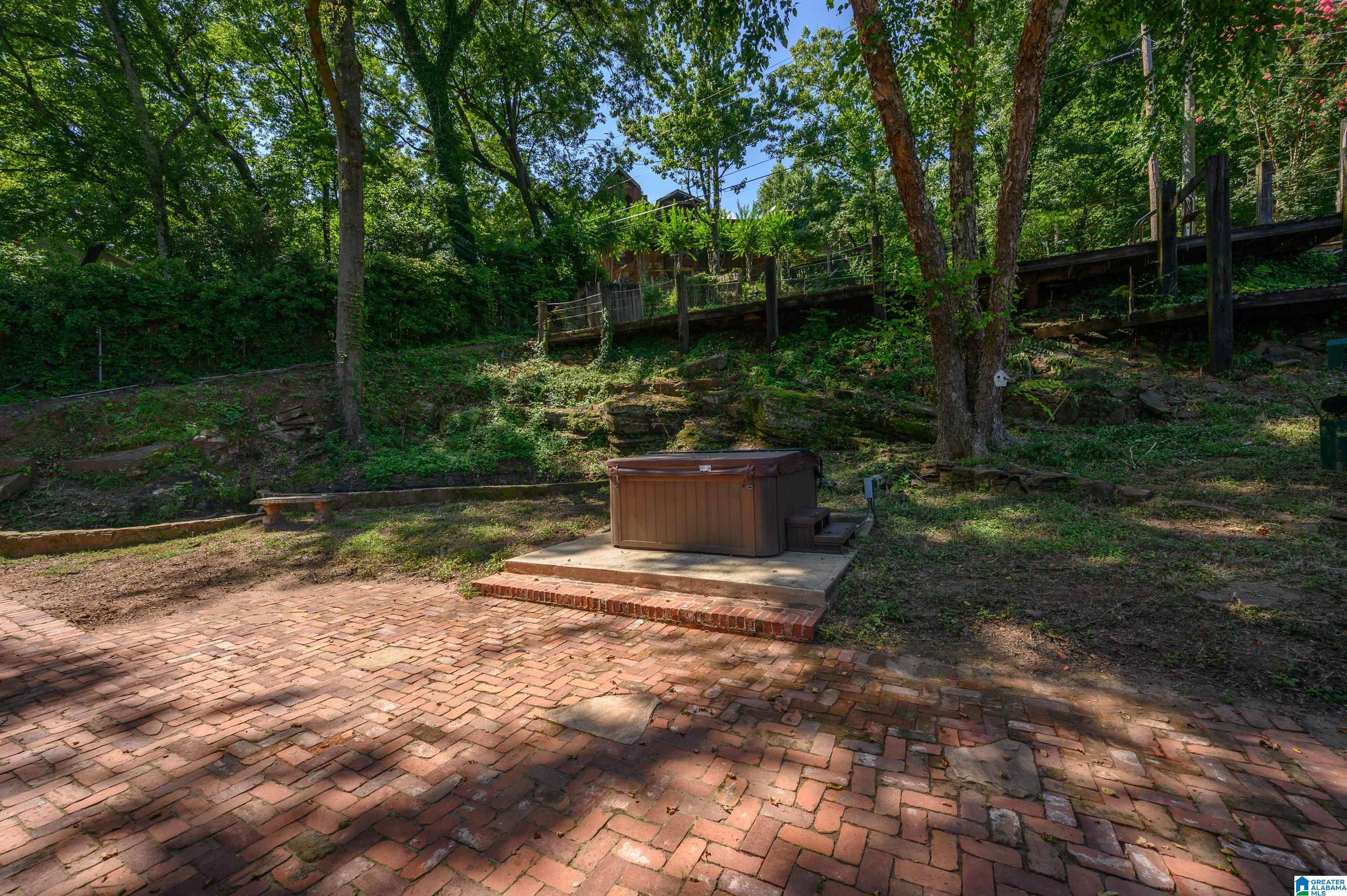 5812 SOUTHCREST ROAD