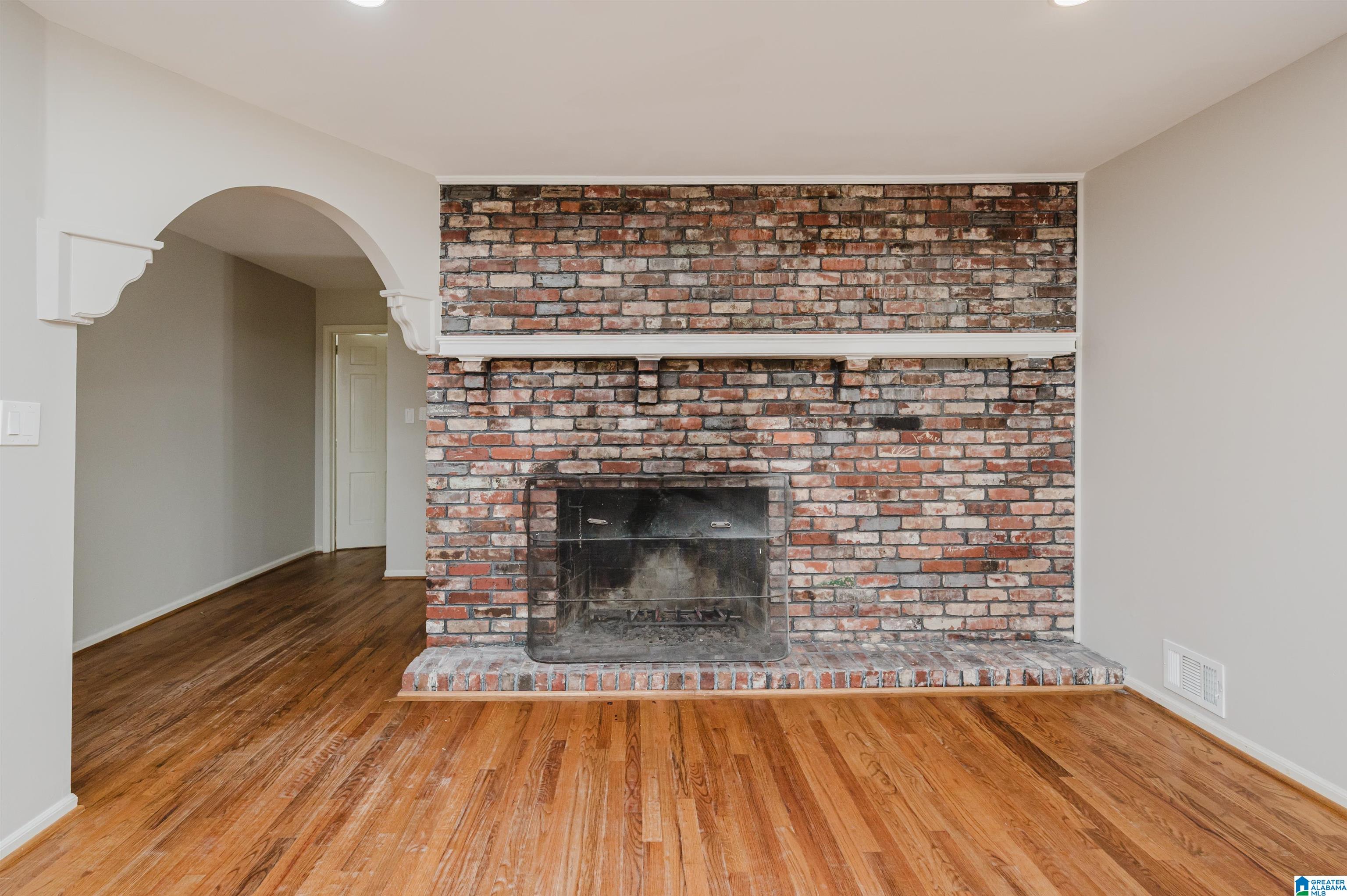 5812 SOUTHCREST ROAD