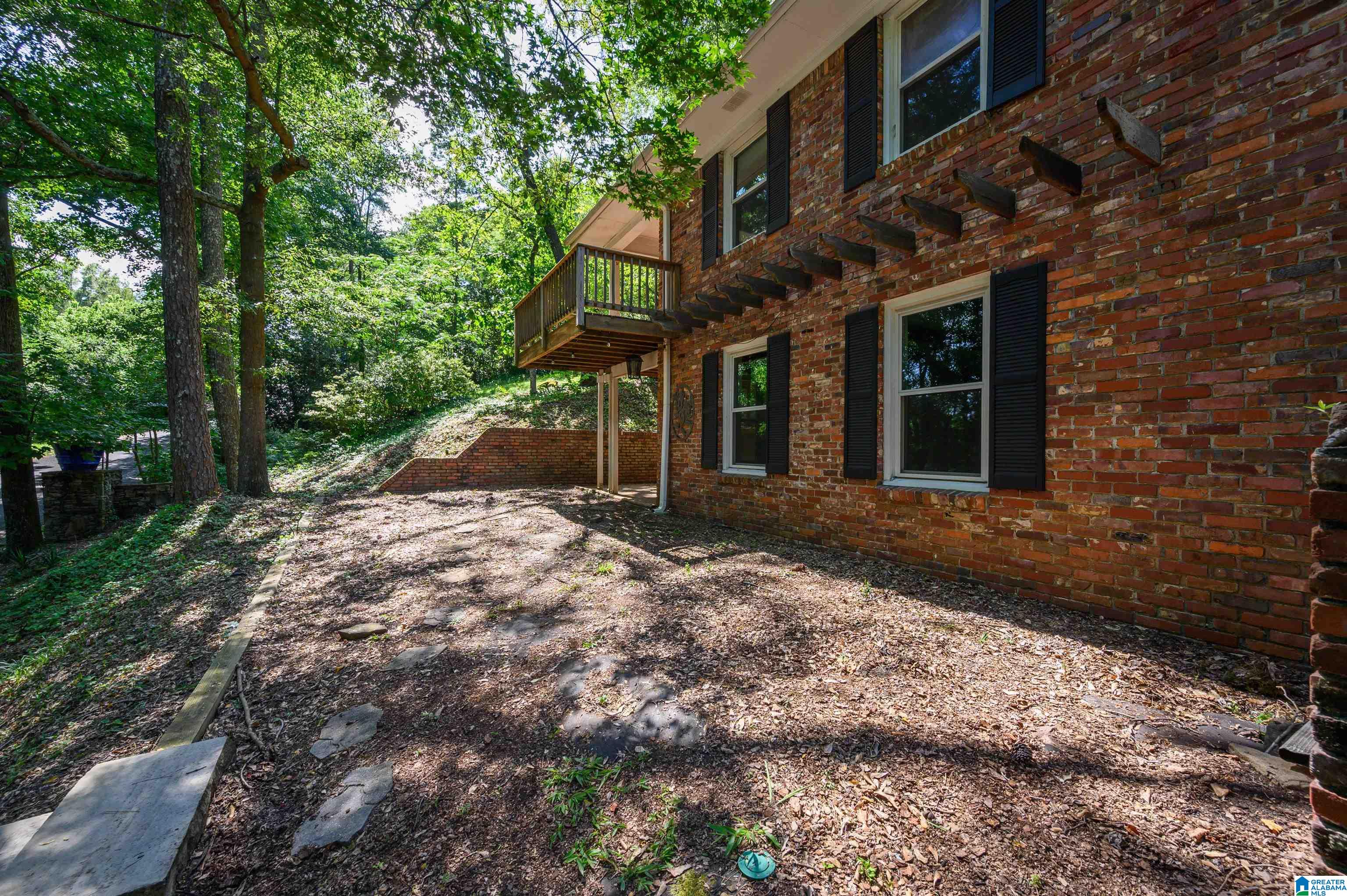 5812 SOUTHCREST ROAD