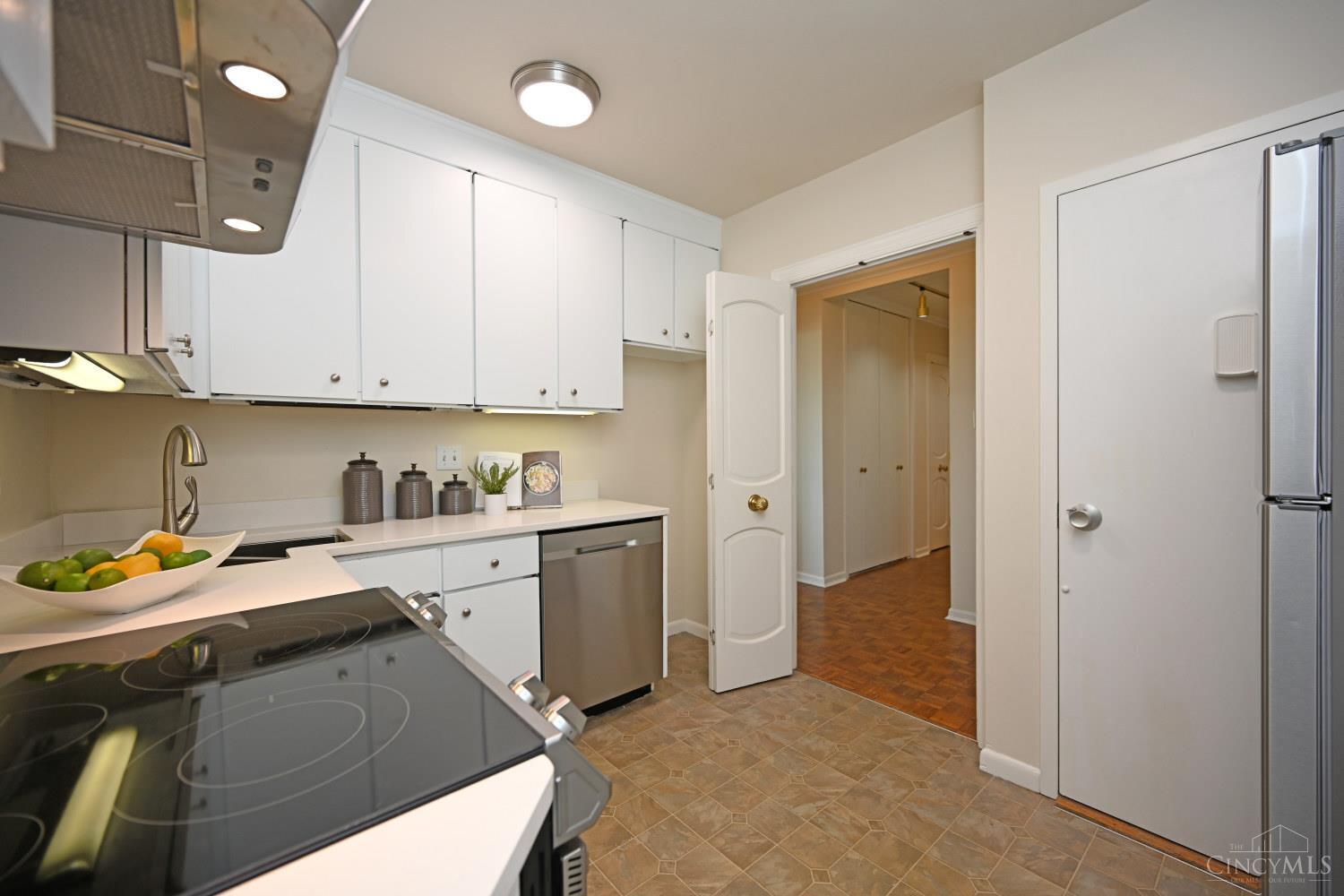 2401 Ingleside Avenue 6D