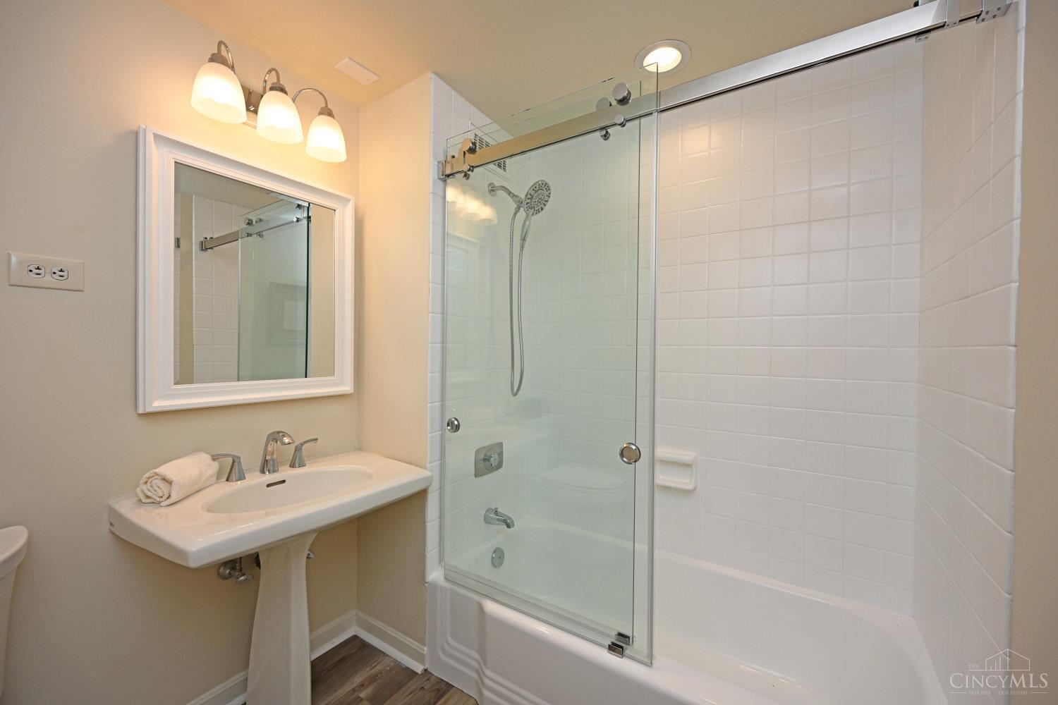 2401 Ingleside Avenue 6D