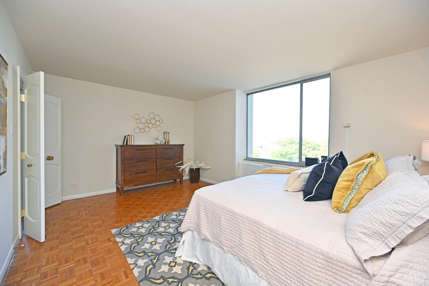 2401 Ingleside Avenue 6D