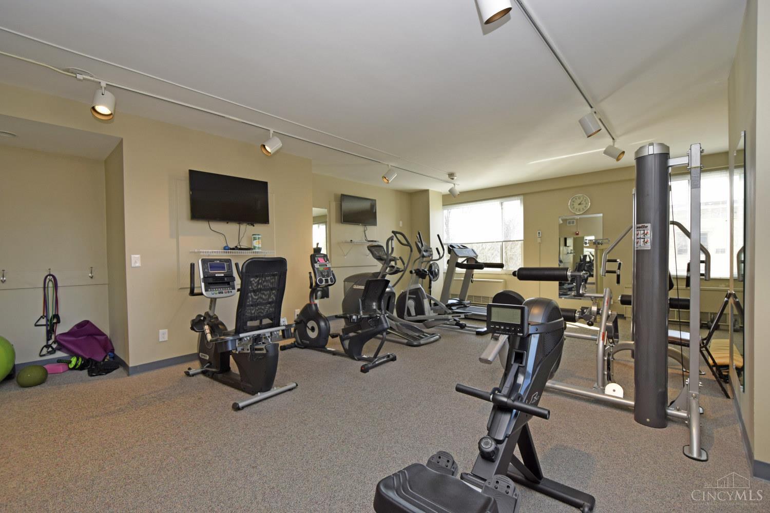 2401 Ingleside Avenue 6D