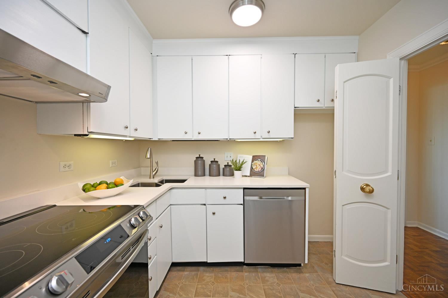 2401 Ingleside Avenue 6D