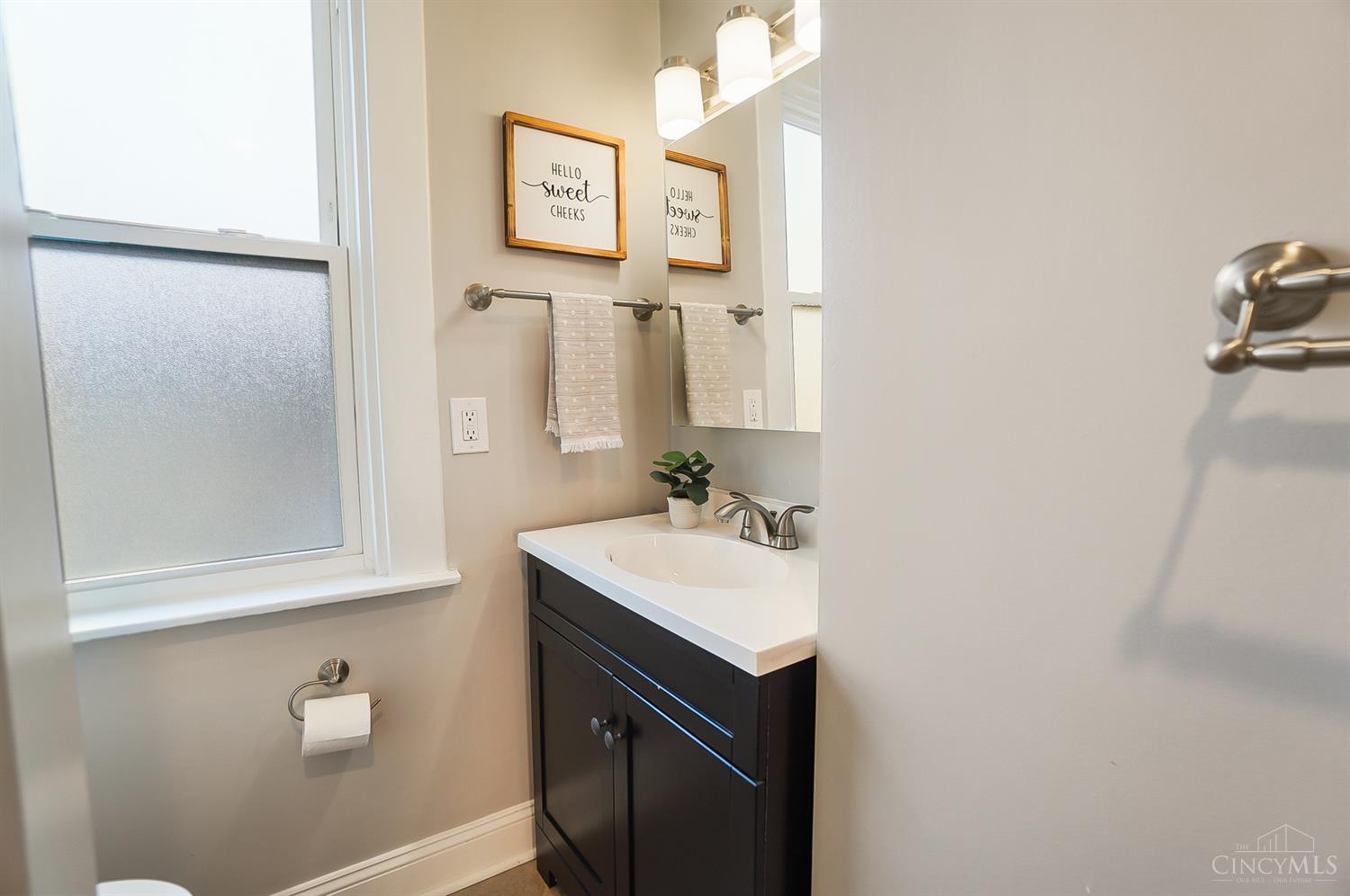 3869 Isabella Avenue