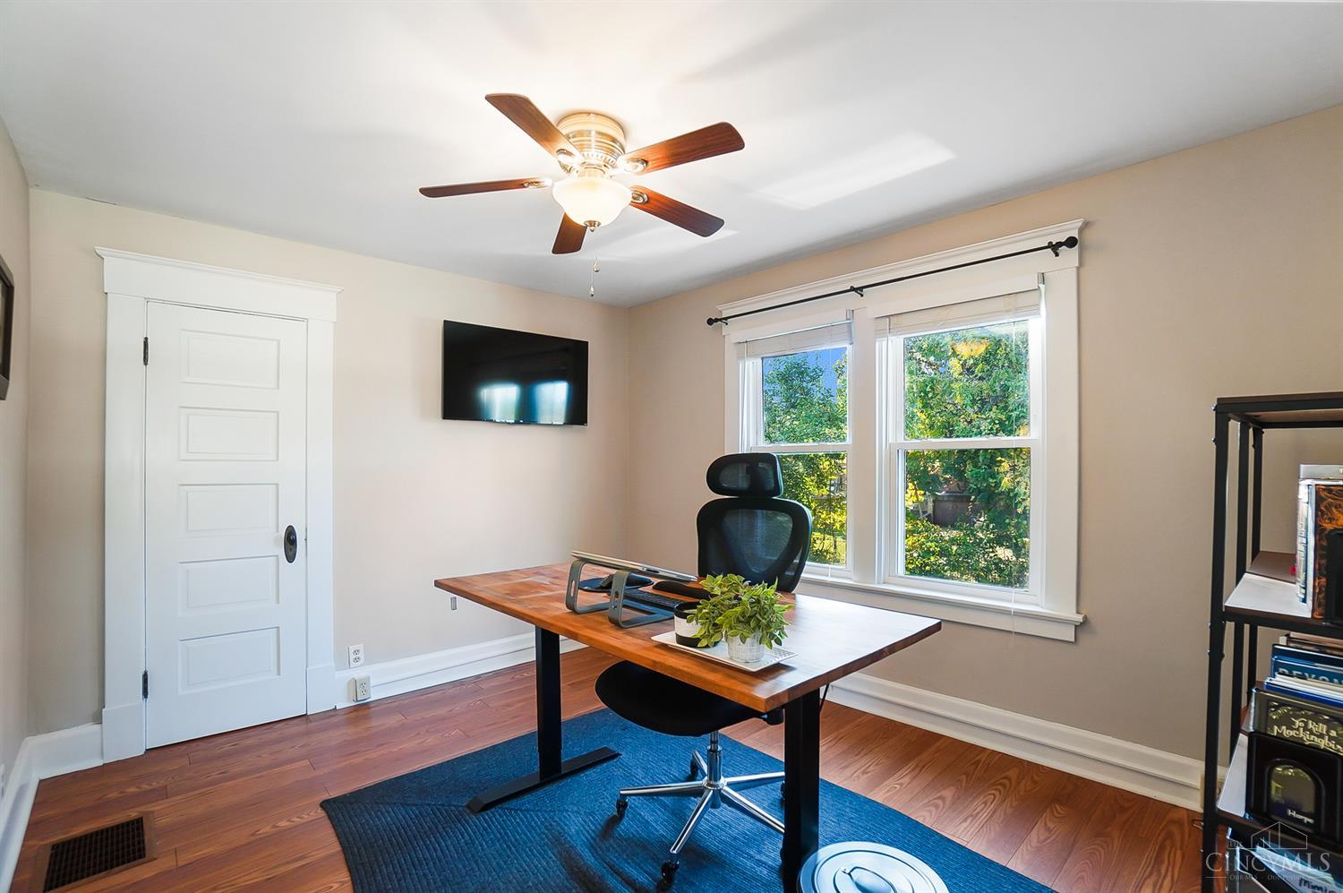 3869 Isabella Avenue