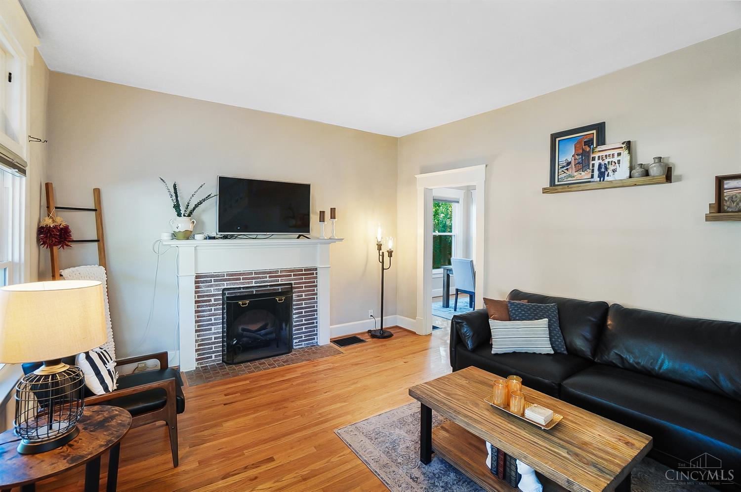 3869 Isabella Avenue