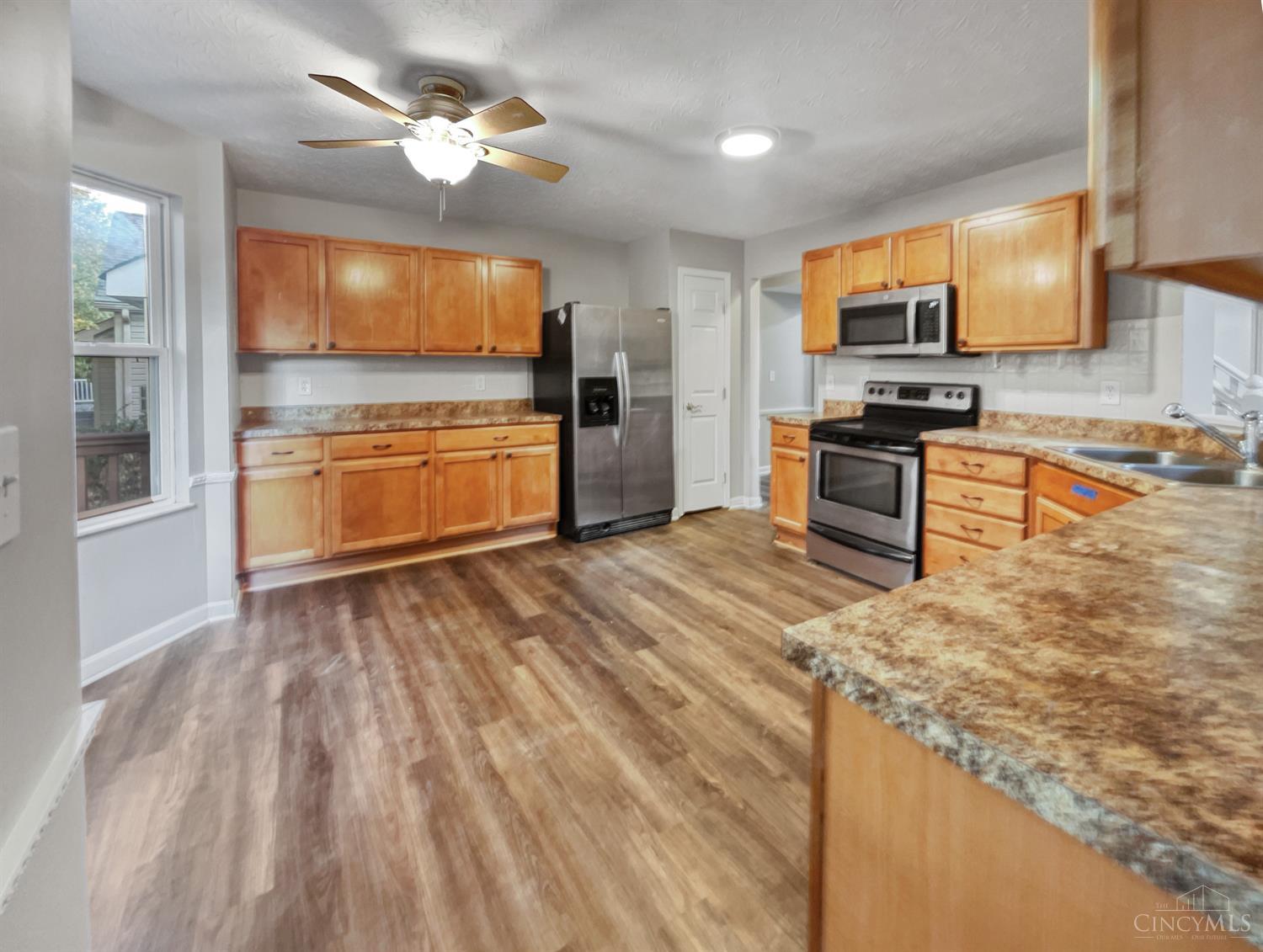 1194 E Glen Echo Lane