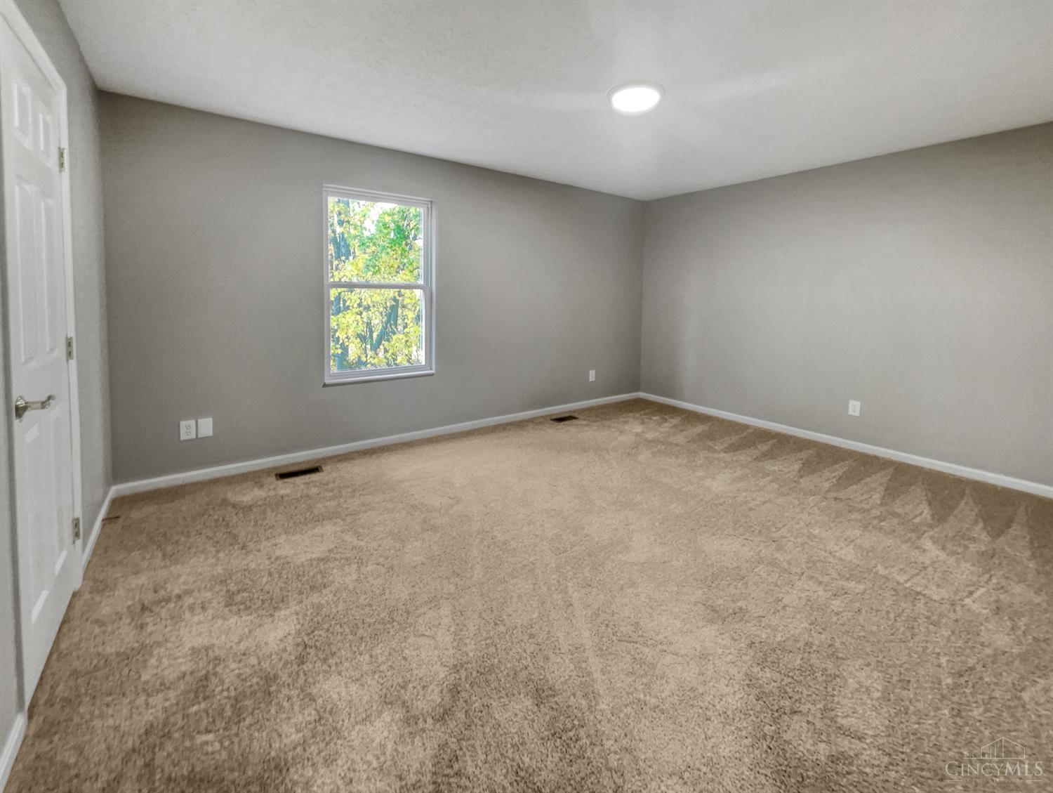 1194 E Glen Echo Lane