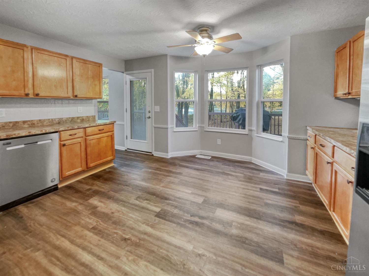 1194 E Glen Echo Lane