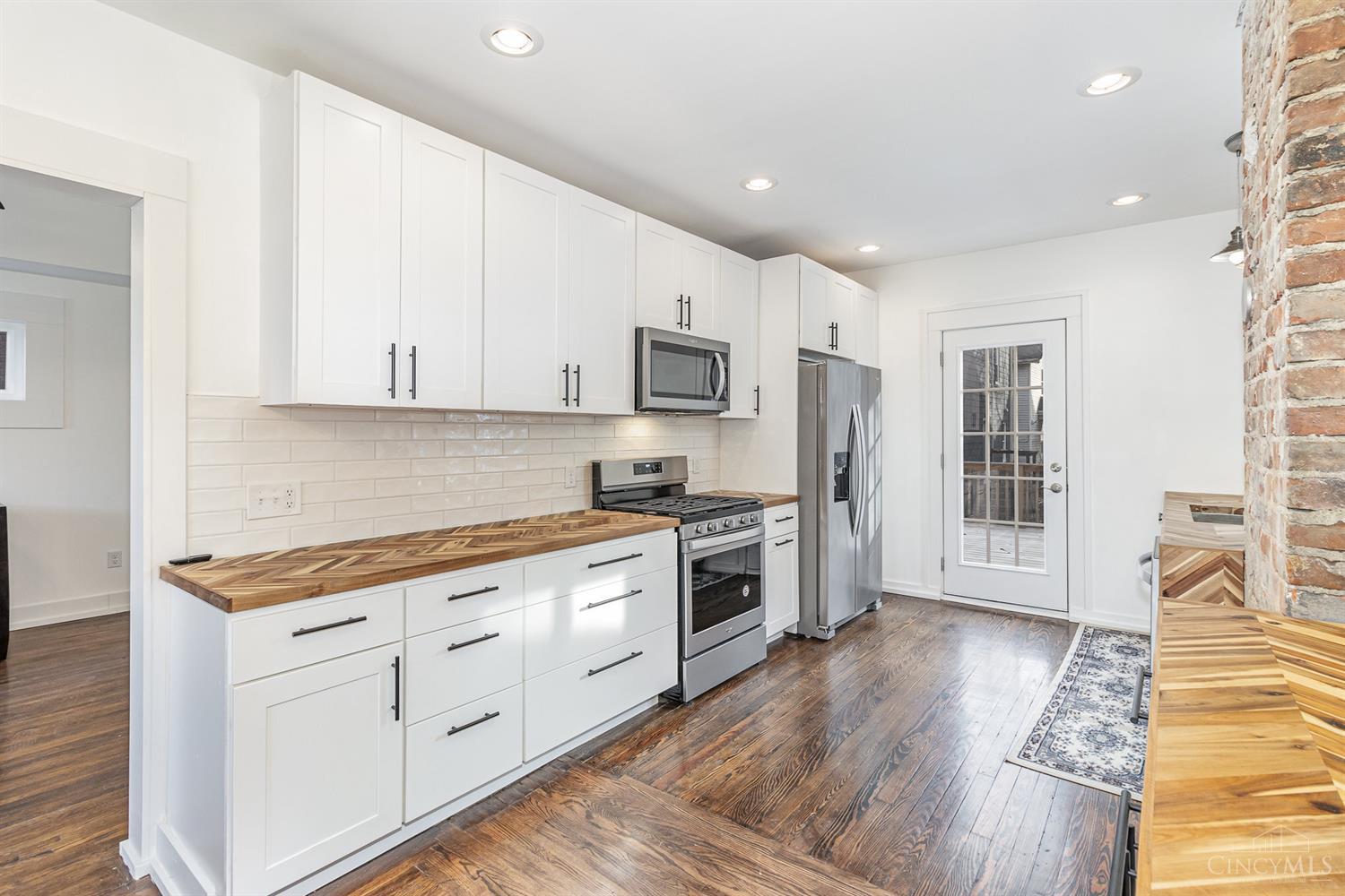 3476 Woodburn Avenue