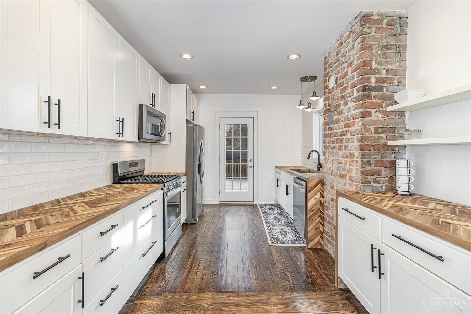 3476 Woodburn Avenue