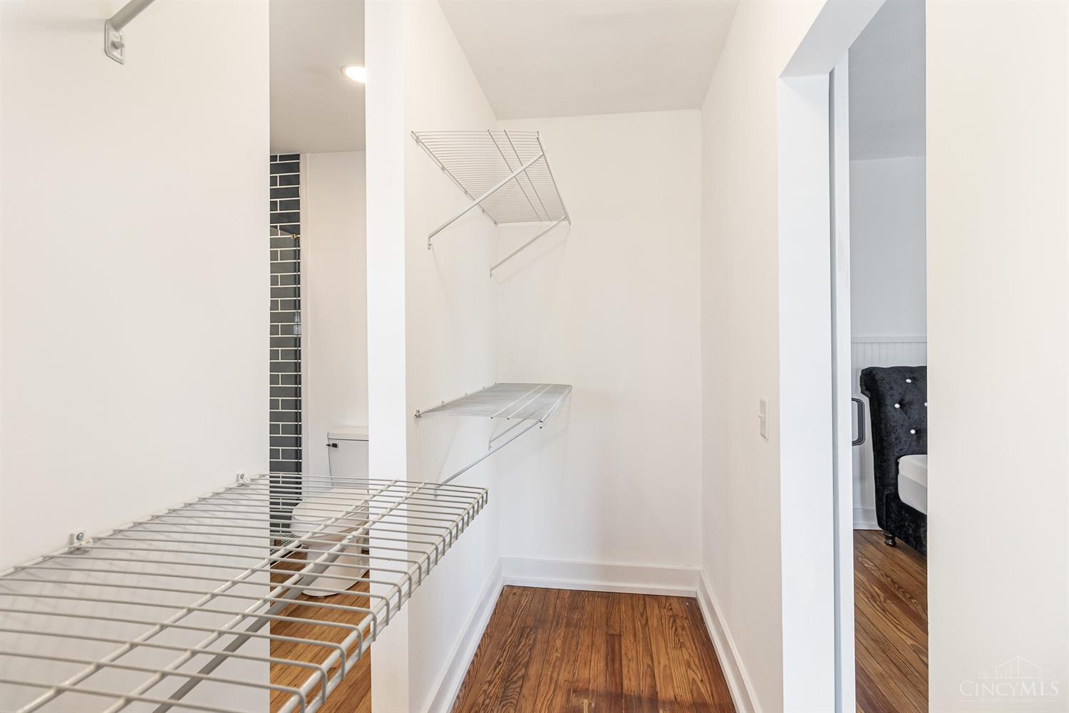 3476 Woodburn Avenue