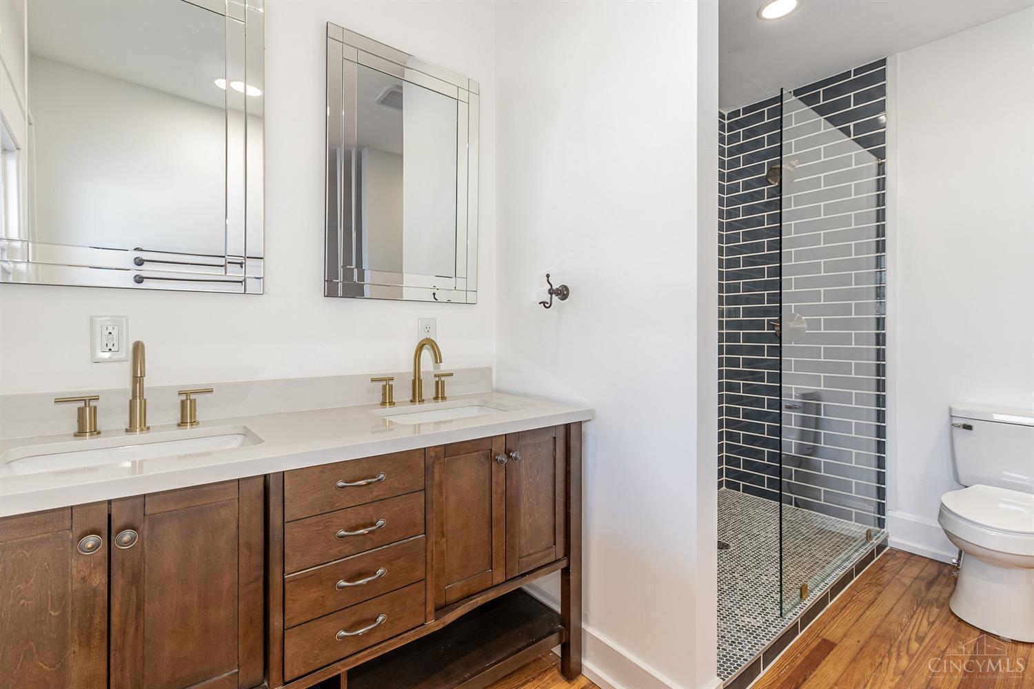 3476 Woodburn Avenue