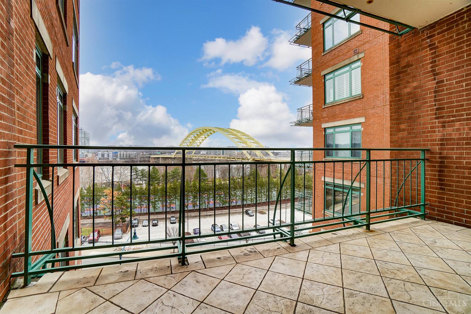 900 Adams Crossing 6400