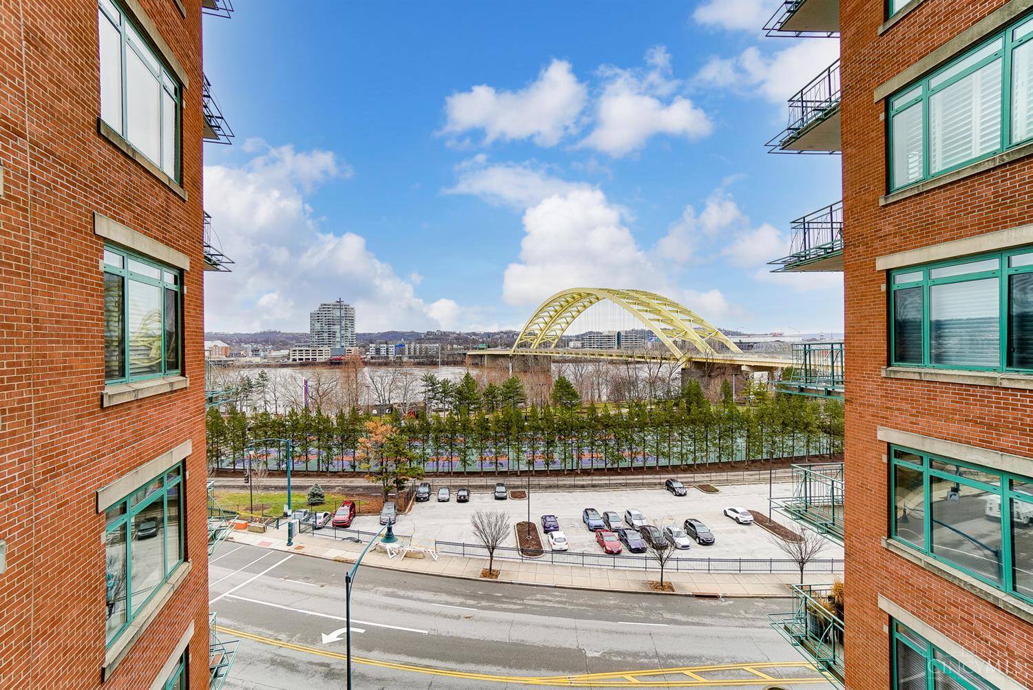 900 Adams Crossing 6400