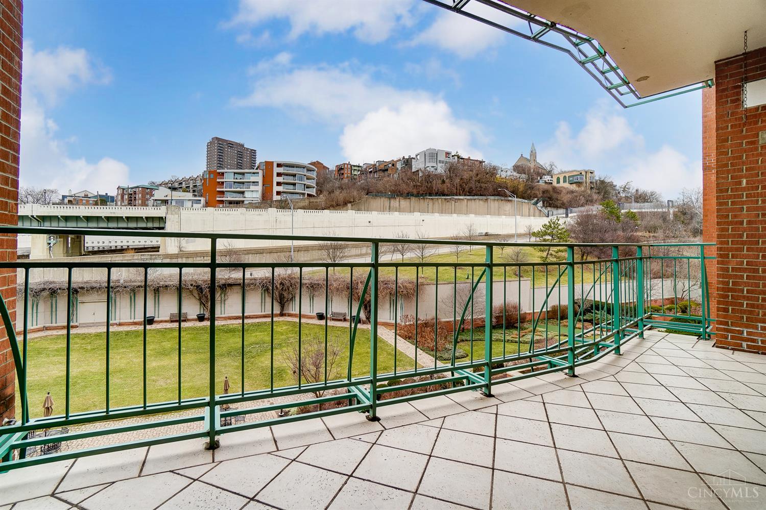 900 Adams Crossing 6400