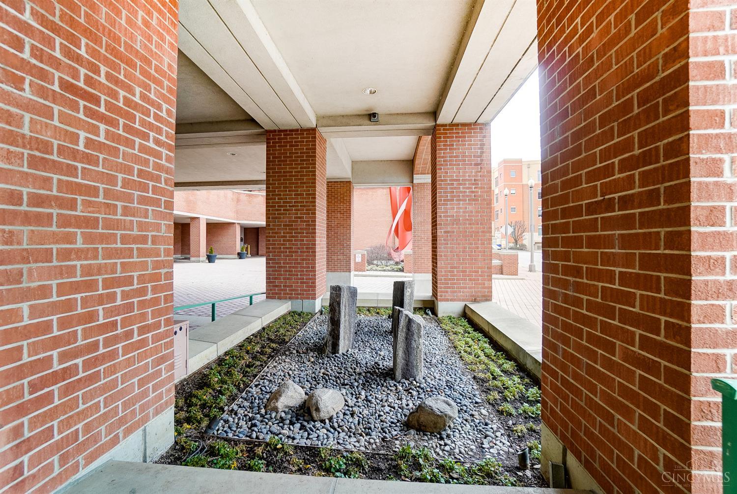 900 Adams Crossing 6400