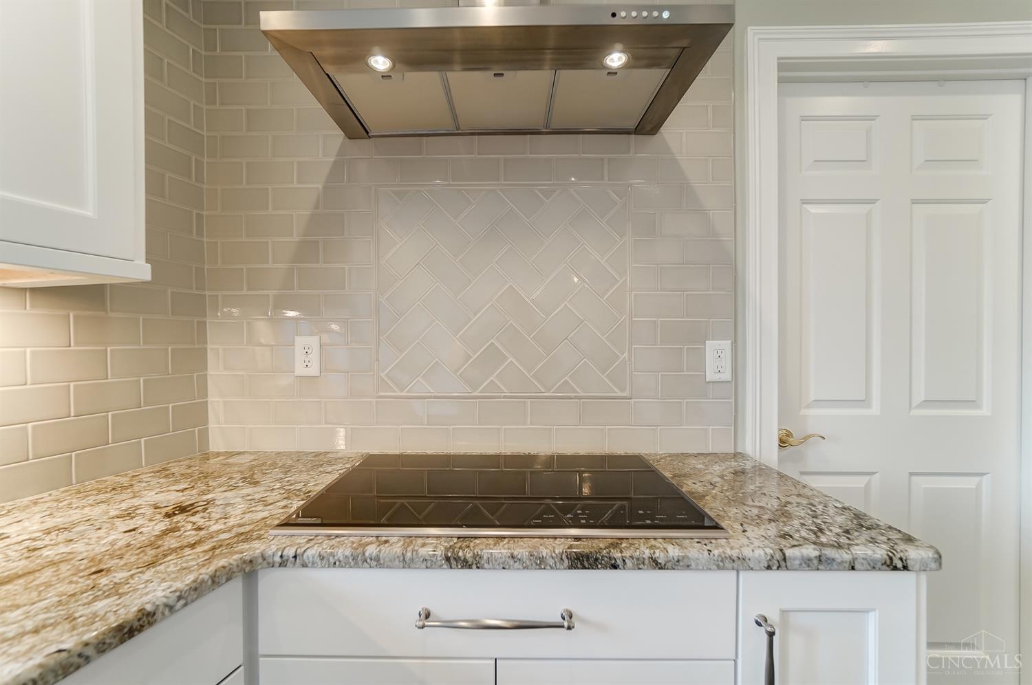 900 Adams Crossing 6400