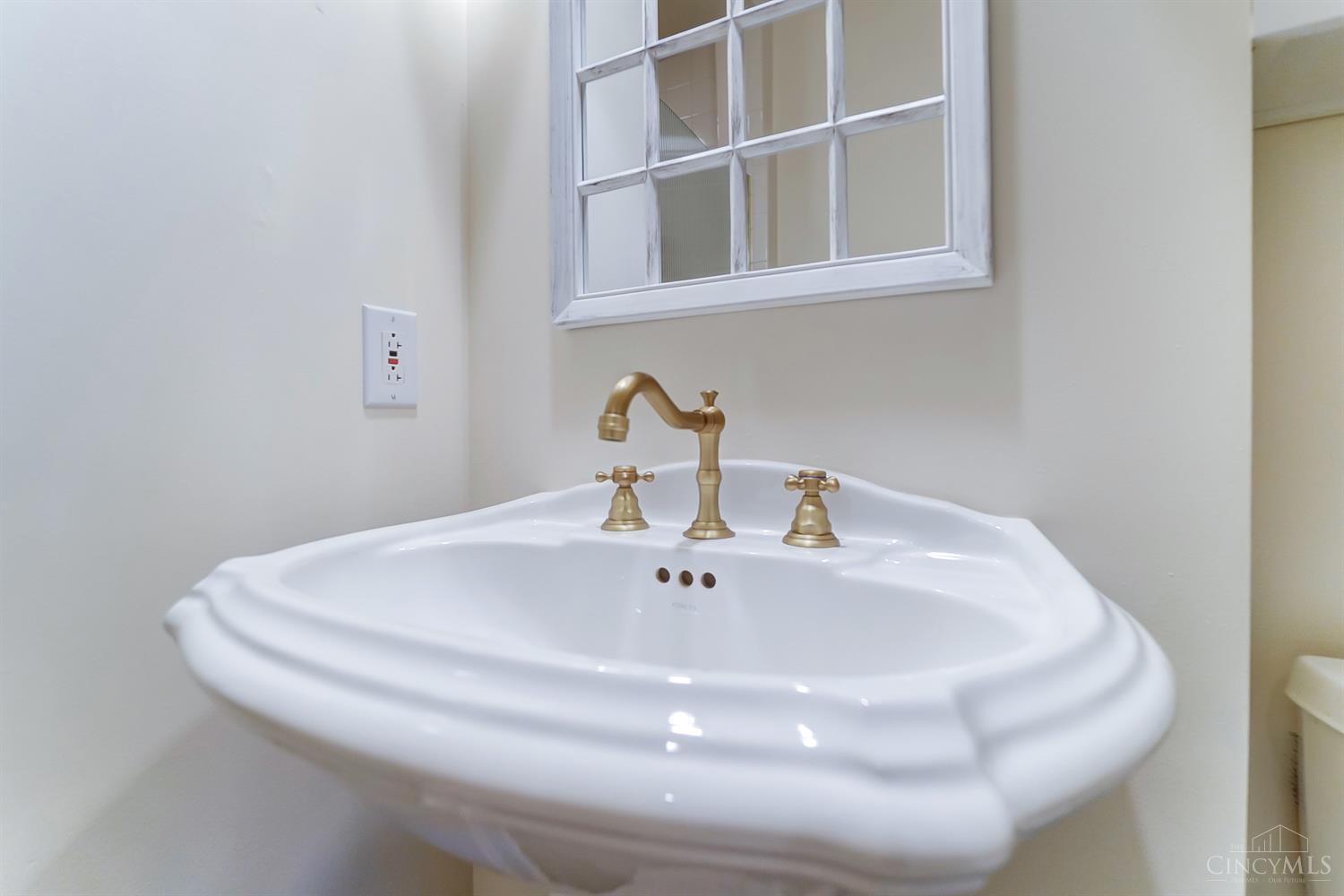 900 Adams Crossing 6400