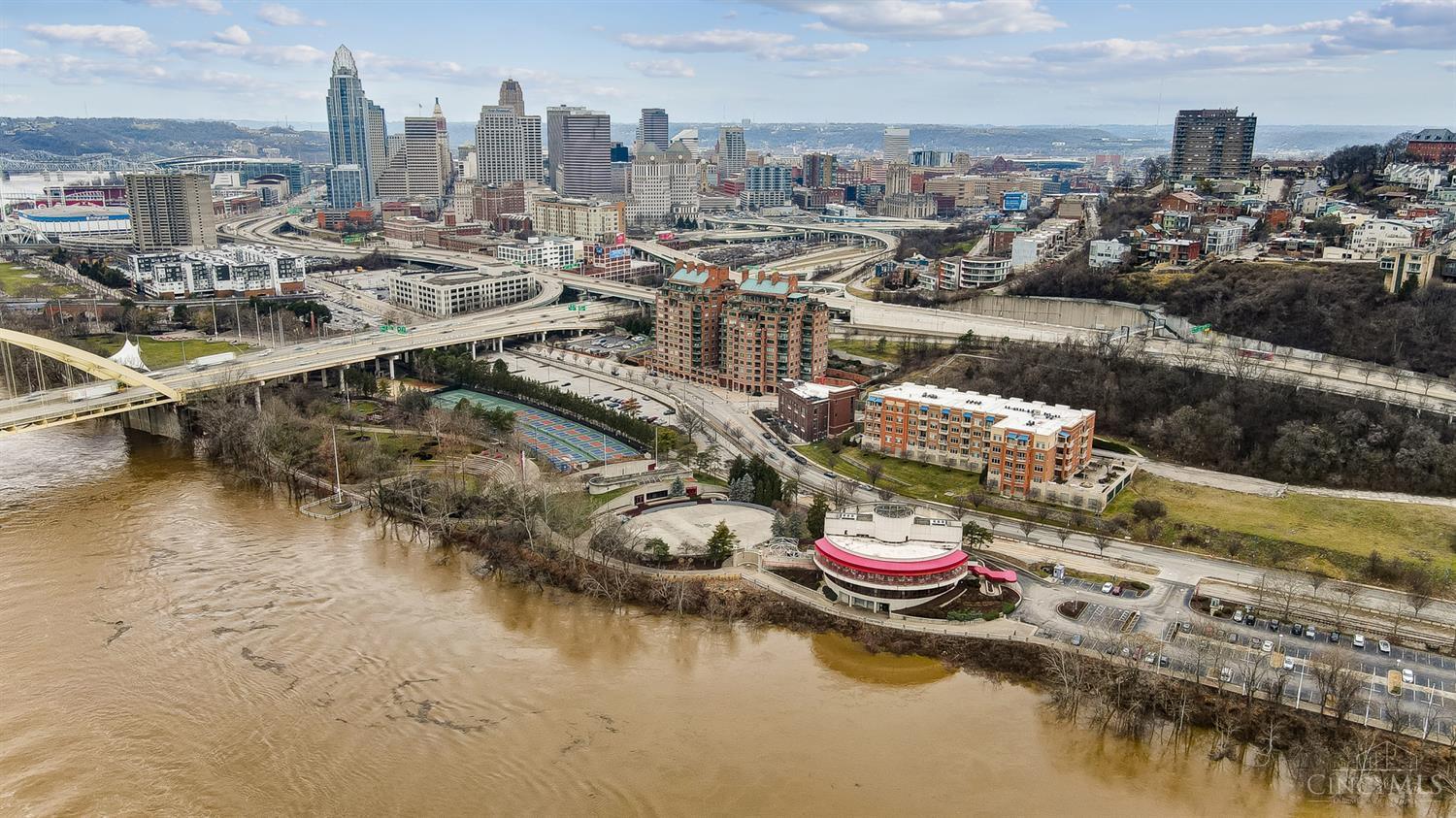 900 Adams Crossing 6400