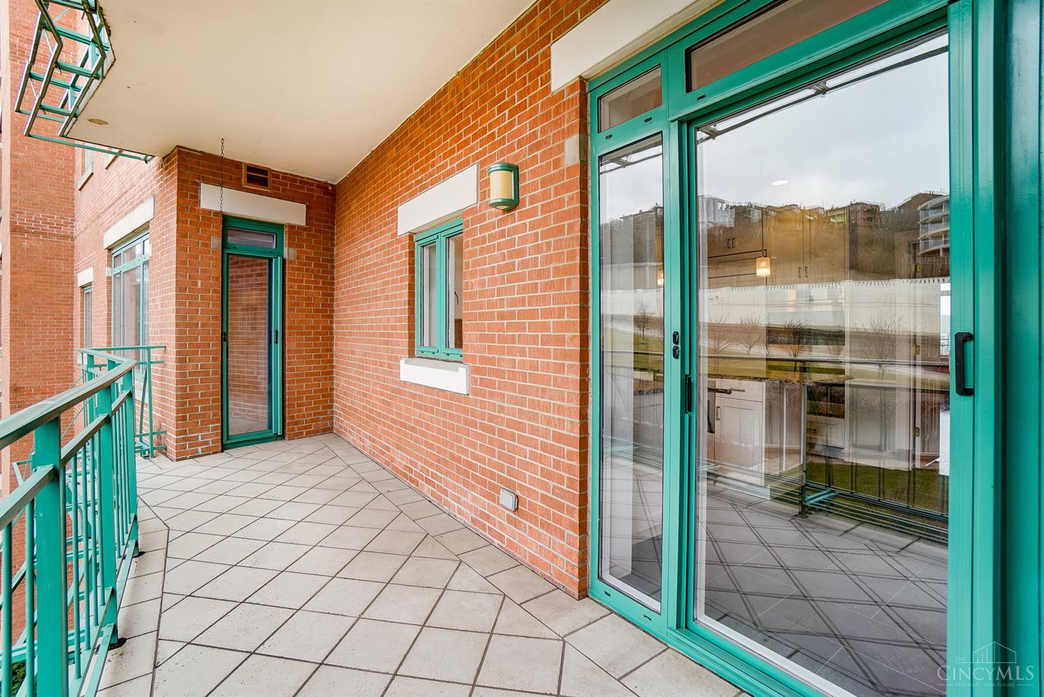 900 Adams Crossing 6400