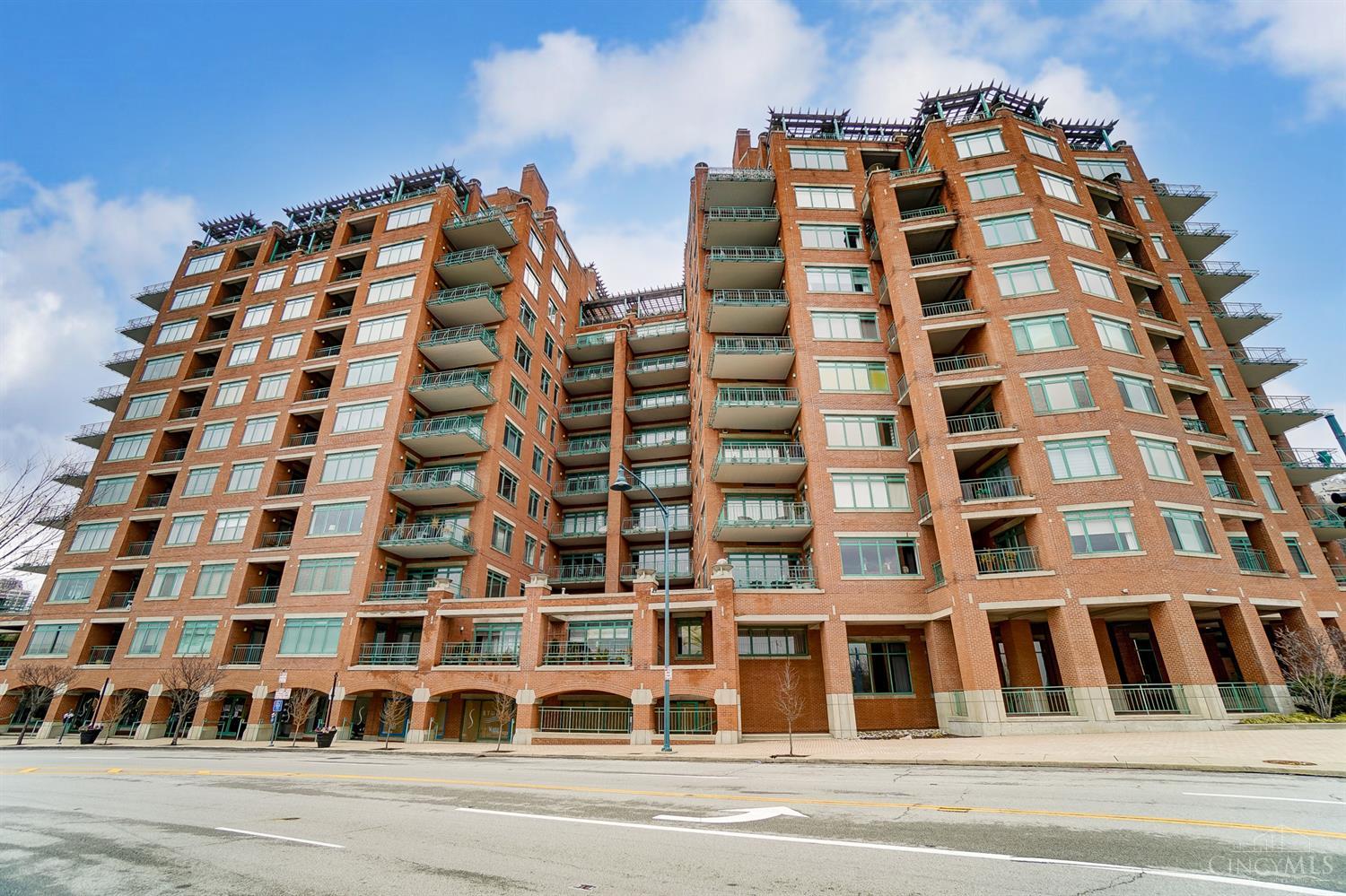 900 Adams Crossing 6400