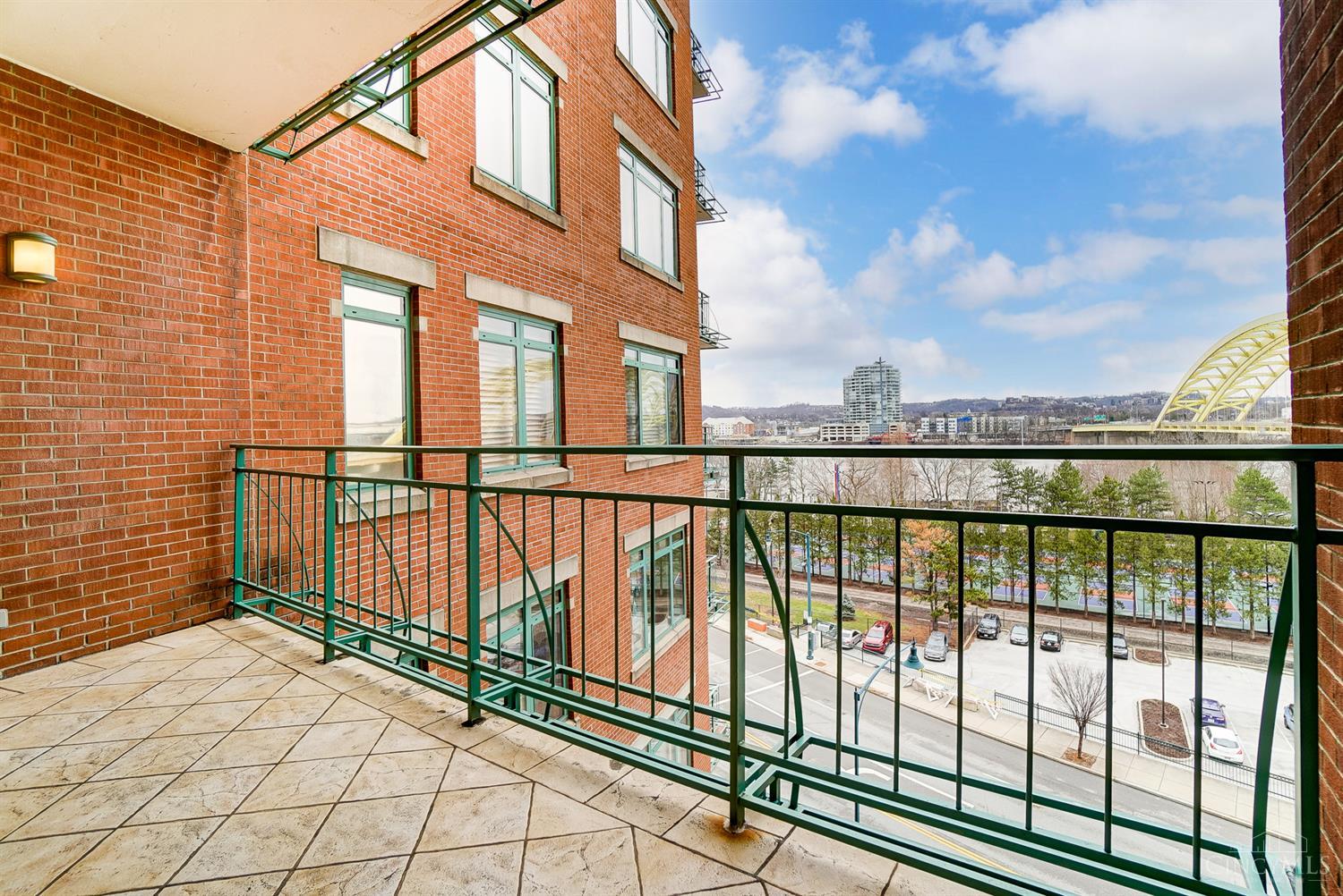 900 Adams Crossing 6400