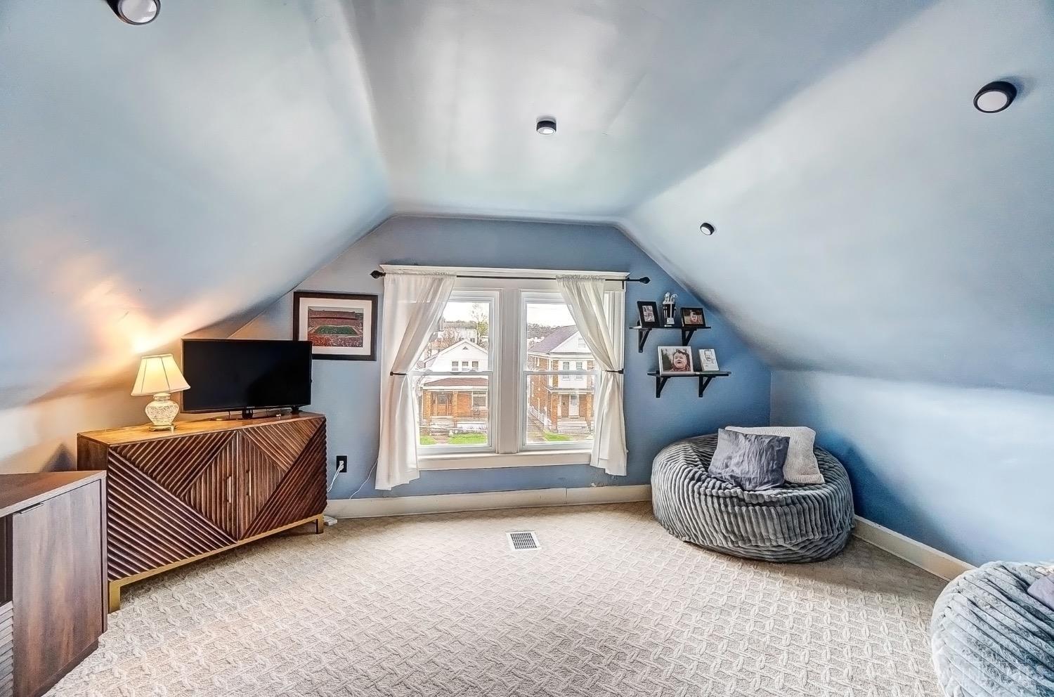 2437 Kenilworth Avenue