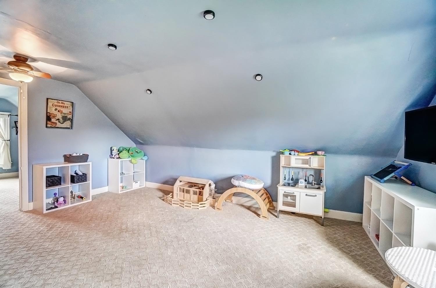 2437 Kenilworth Avenue