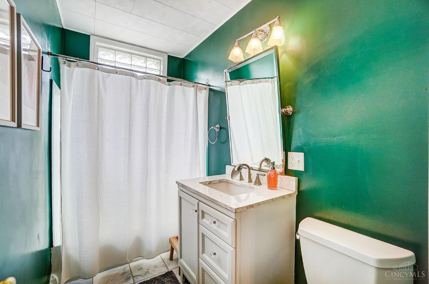 2437 Kenilworth Avenue