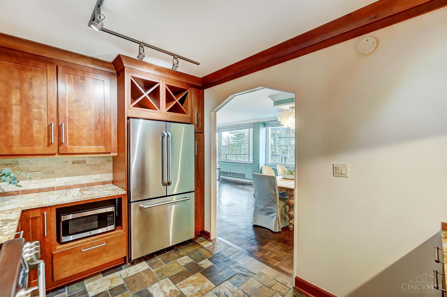 2401 Ingleside Avenue 3E