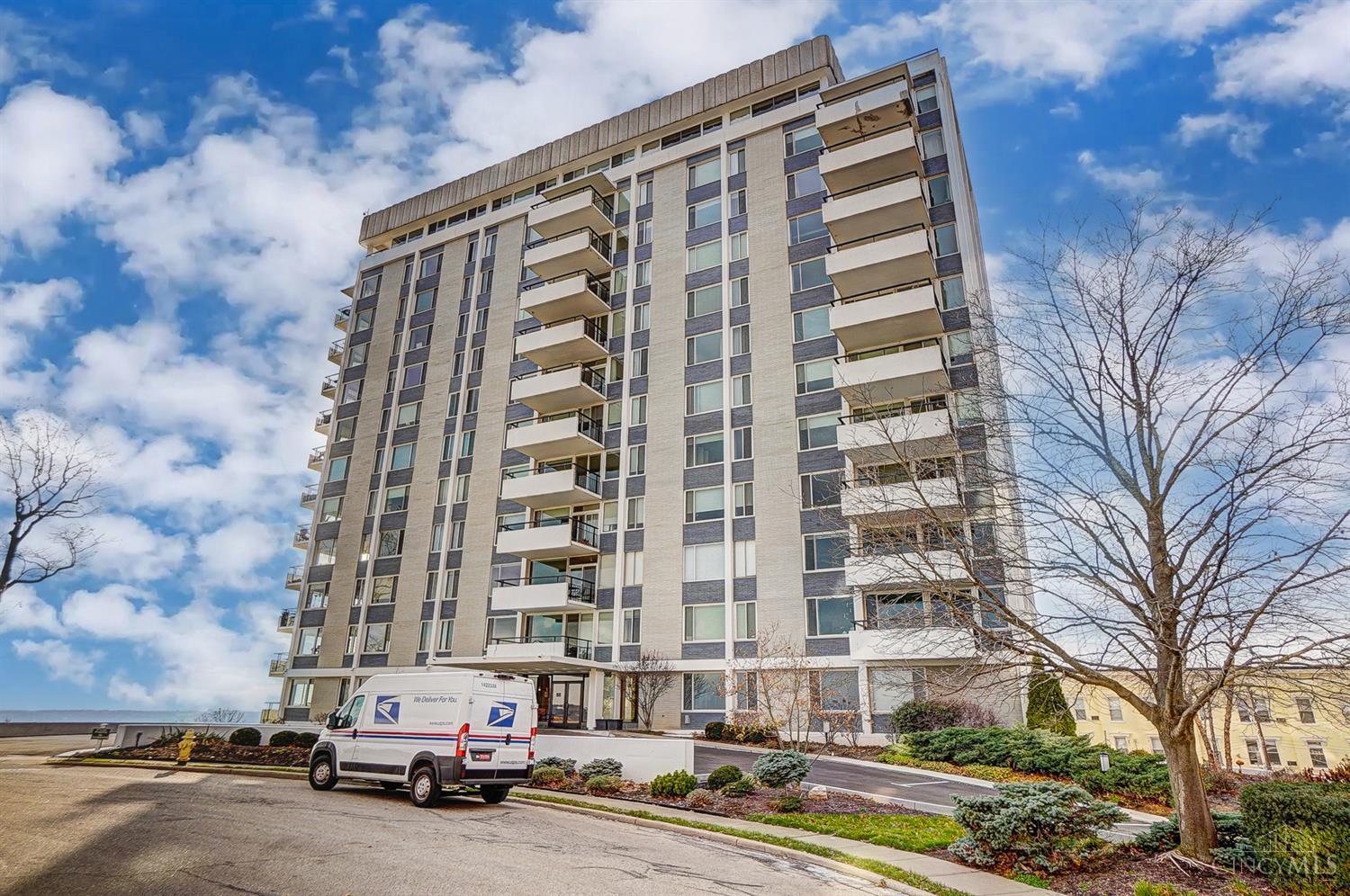 2401 Ingleside Avenue 3E