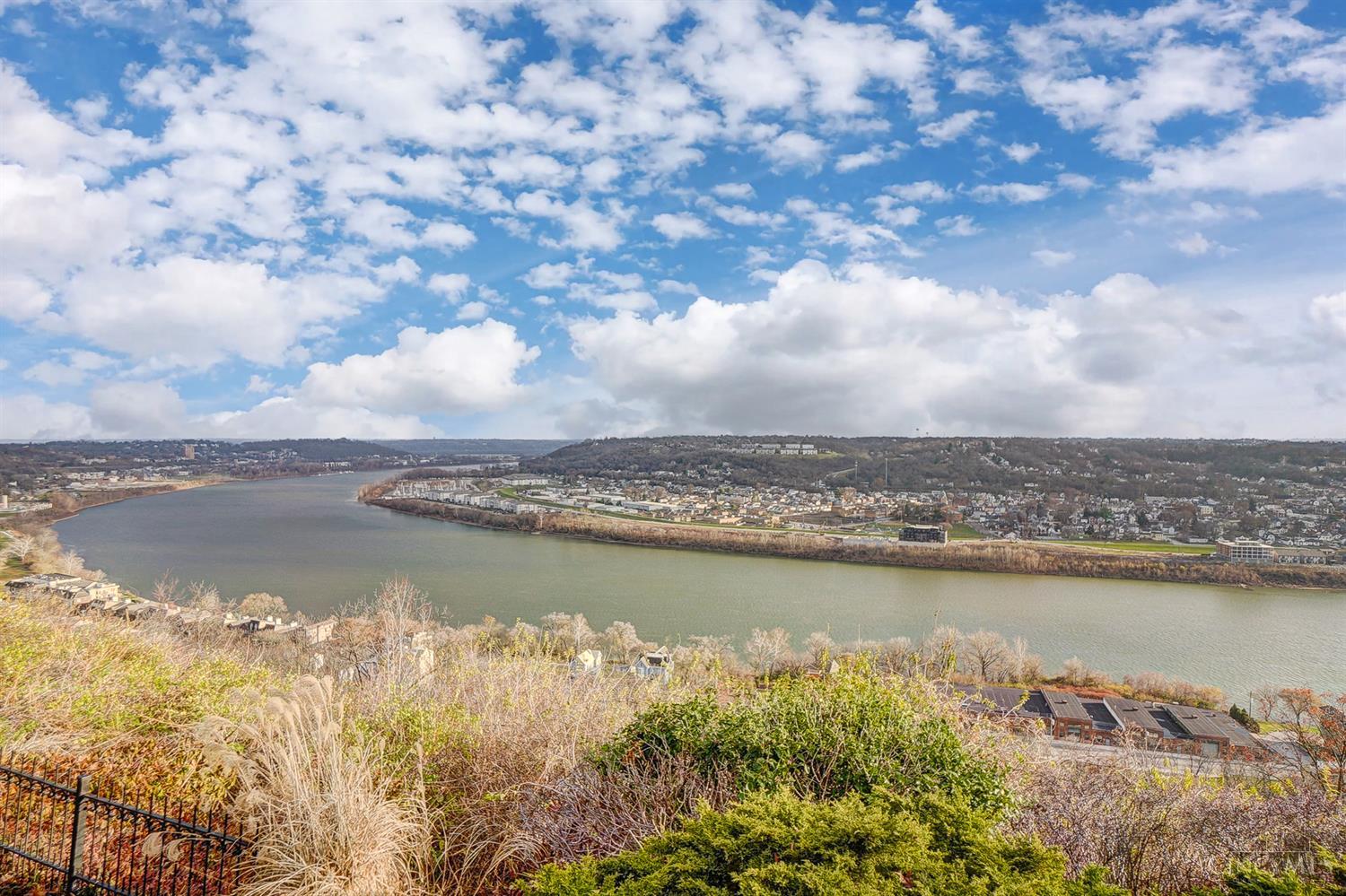 2401 Ingleside Avenue 3E