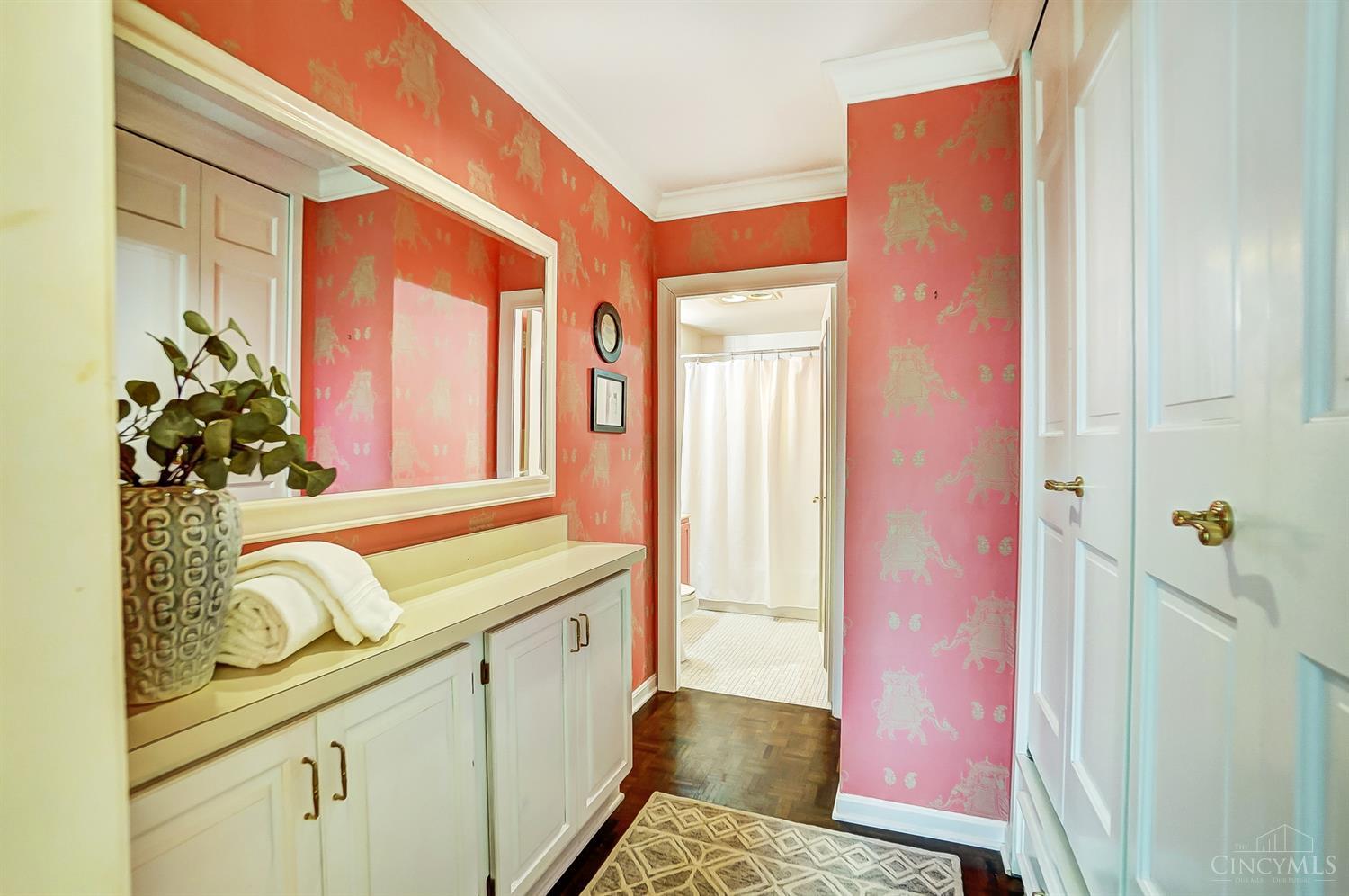 2401 Ingleside Avenue 3E