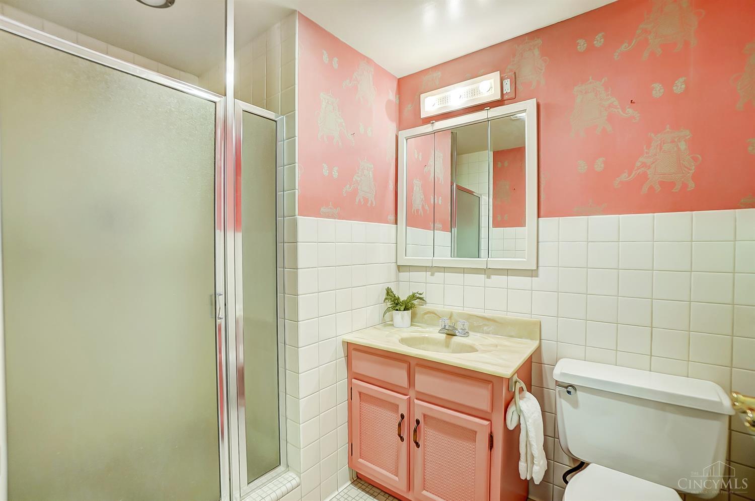 2401 Ingleside Avenue 3E