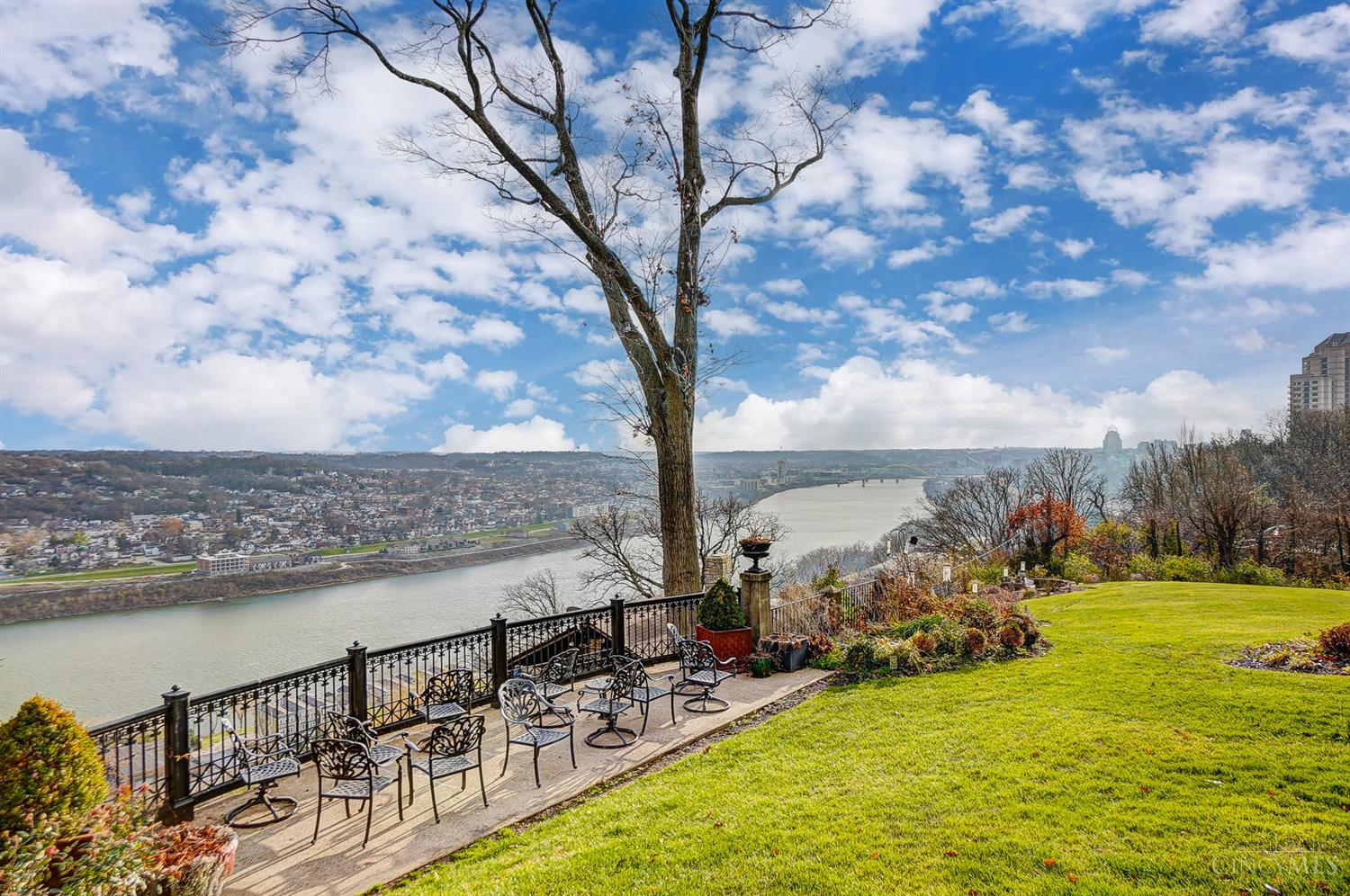 2401 Ingleside Avenue 3E