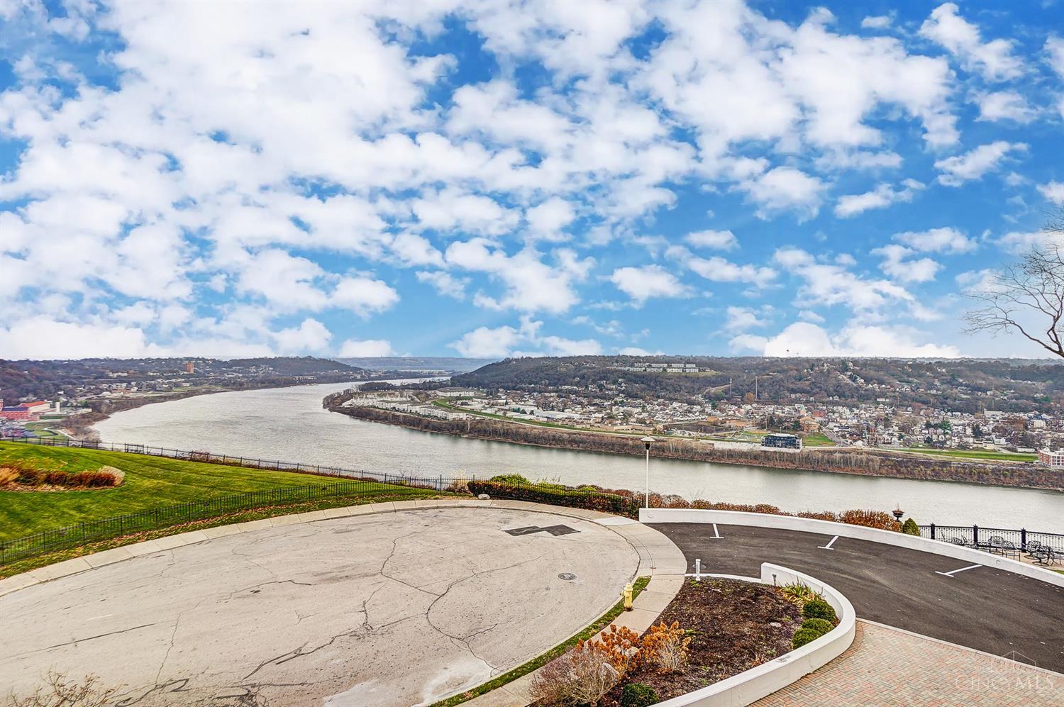 2401 Ingleside Avenue 3E