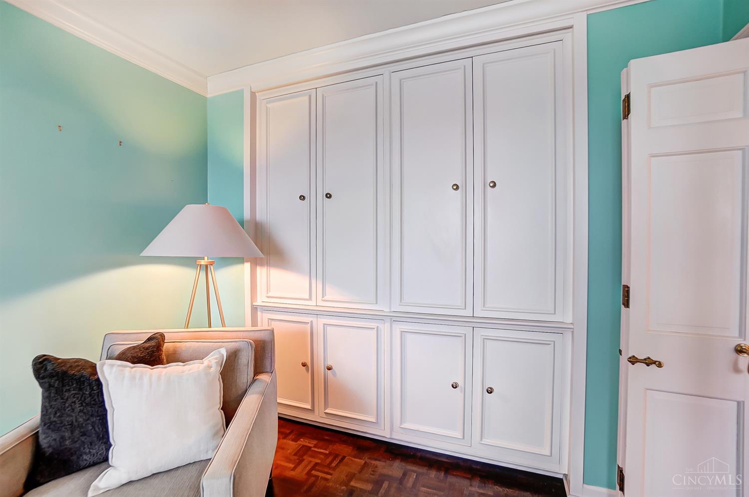 2401 Ingleside Avenue 3E