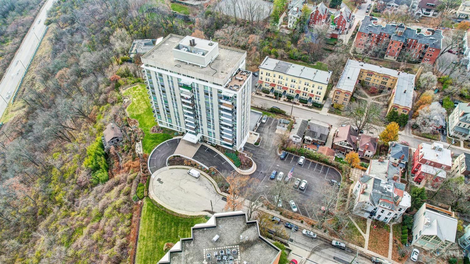 2401 Ingleside Avenue 3E