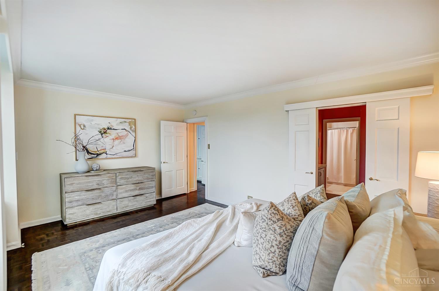 2401 Ingleside Avenue 3E