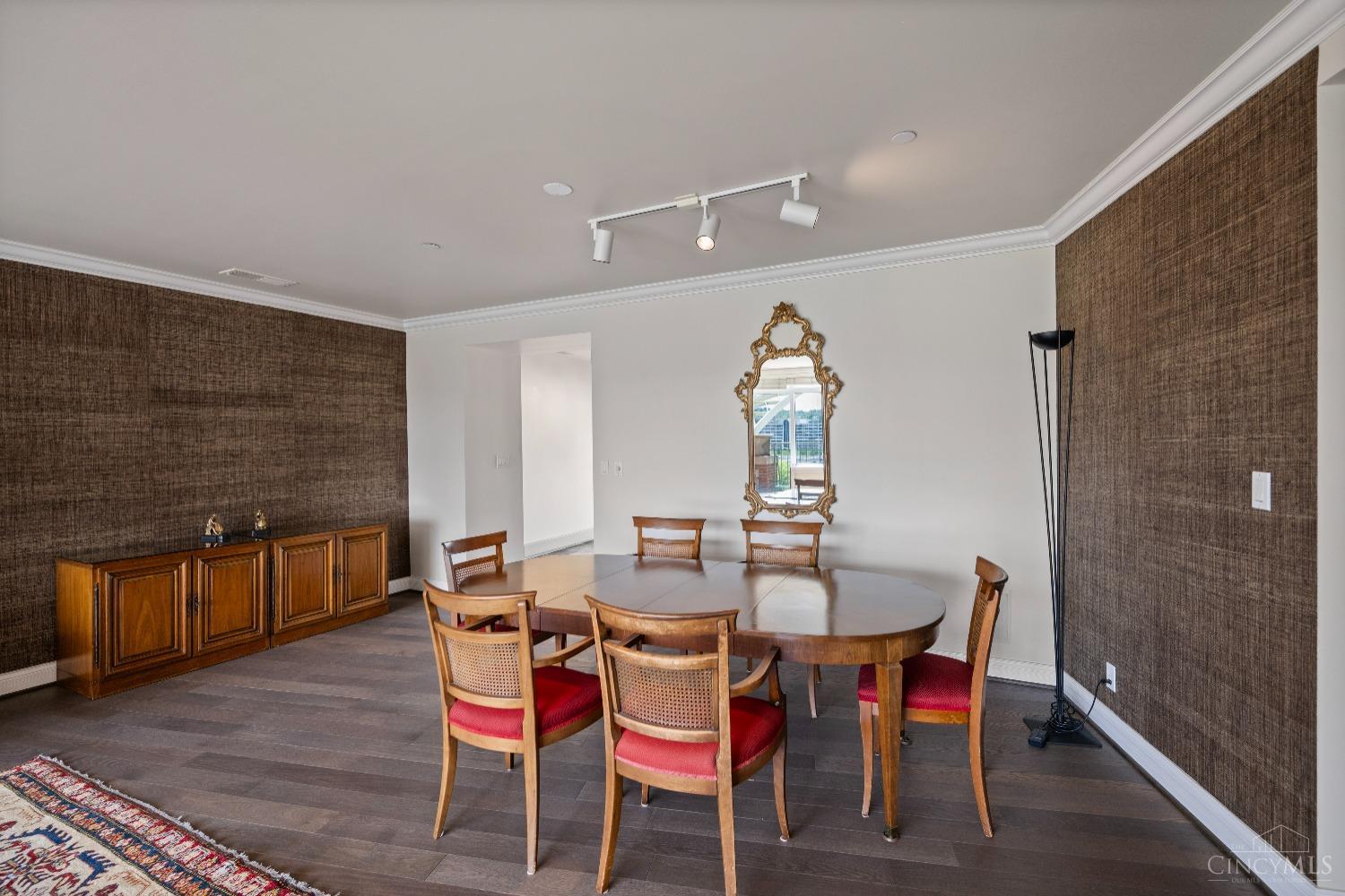 900 Adams Crossing 10400