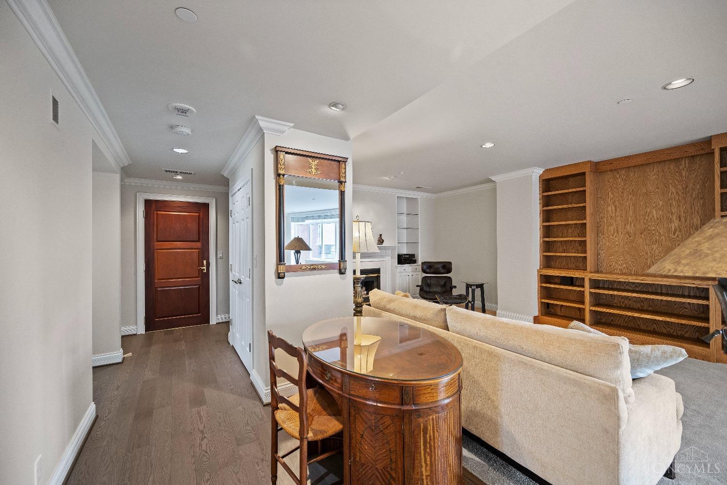 900 Adams Crossing 10400