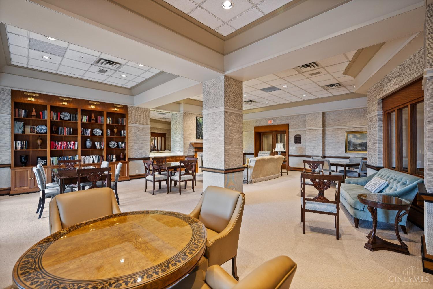 900 Adams Crossing 10400