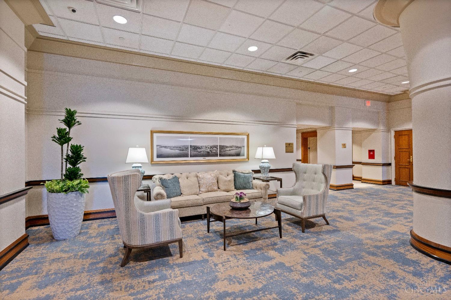 900 Adams Crossing 10400