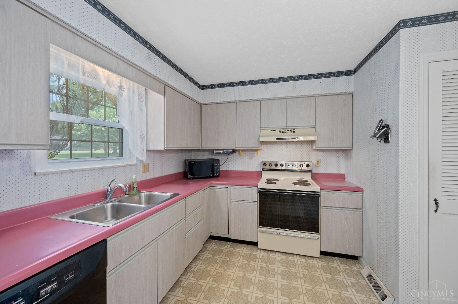 7597 Lake Meadow Court