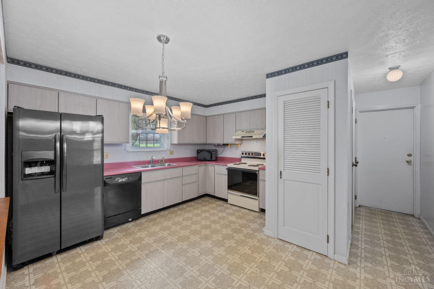 7597 Lake Meadow Court